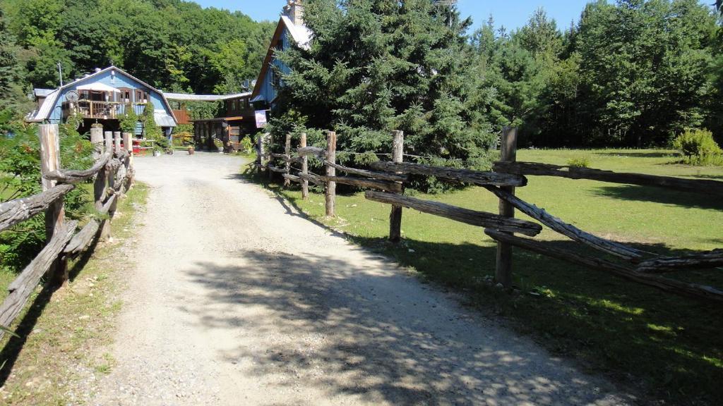 Auberge Le Cheval Bleu Saint-Alphonse-Rodriguez Kültér fotó